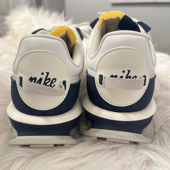 Nike air tennis shoes - Picture 5 of 6